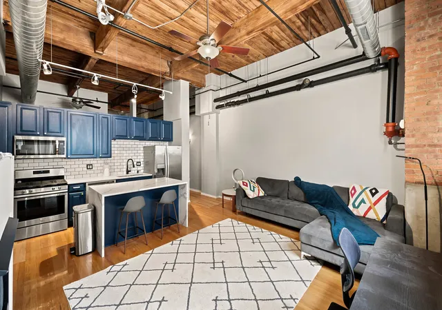 4th image of 1500 W Monroe Ave, Chicago, IL 60607