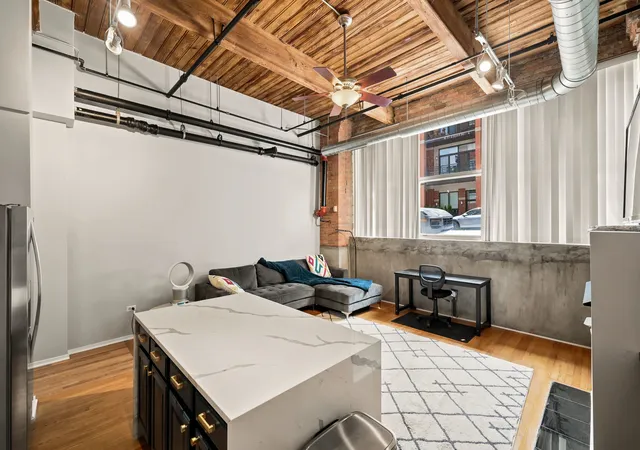 5th image of 1500 W Monroe Ave, Chicago, IL 60607