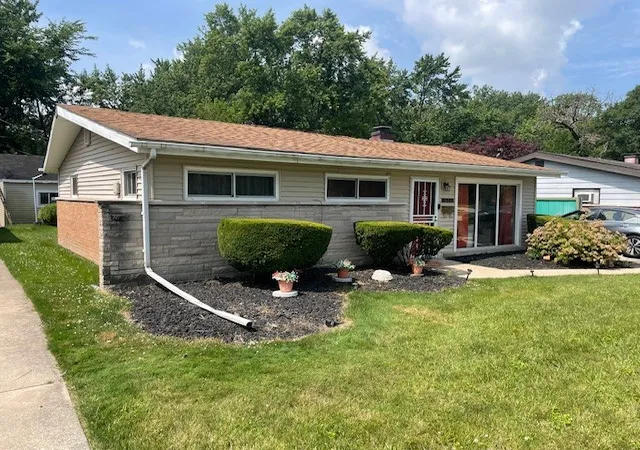 2nd image of 671 River Dr, Calumet City, IL 60409 | MLS# 12695117