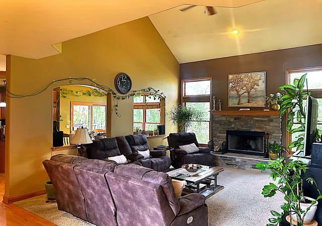 4th image of 2484 Warwick Ct, Aurora, IL 60503 | MLS# 12695184