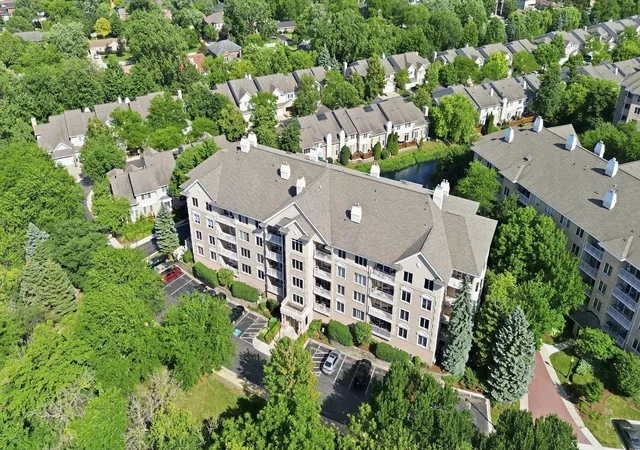 Homes for sale in Park Ridge, IL | 1761 Pavilion Wy #301, Park Ridge, IL 60068 | MLS# 12695217
