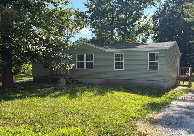 Photo 2 of Single family home for sale at 1609 N 11th Street, Herrin, IL 62948 | MLS# 12695270 | Listing updated on 2026-09-14