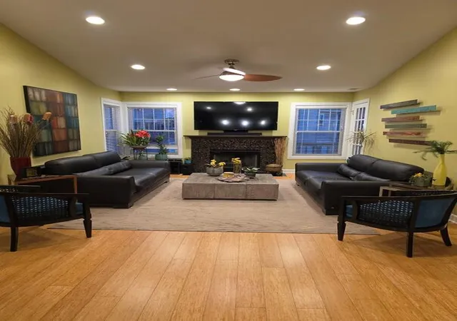 3rd image of 346 Kresswood Dr #10D, West Chicago, IL 60185 | MLS# 12695276