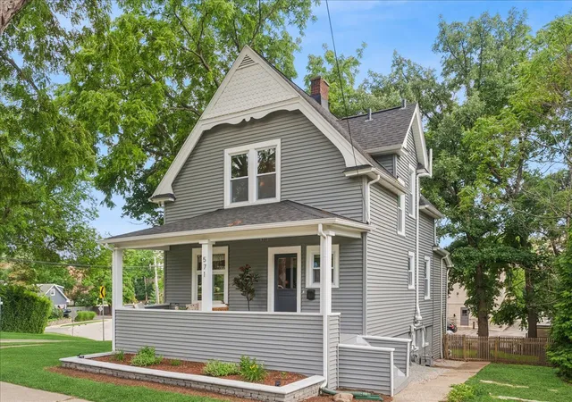 1st image of 571 Anthony St, Glen Ellyn, IL 60137 | MLS# 12695282