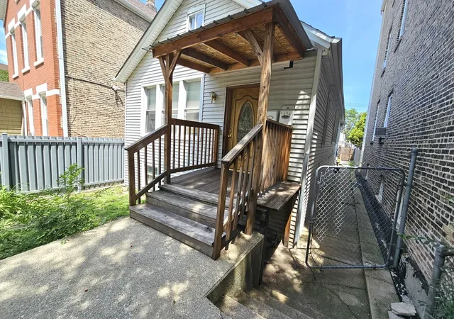 3rd image of 2840 W 23Rd Pl, Chicago, IL 60623 | MLS# 12695291
