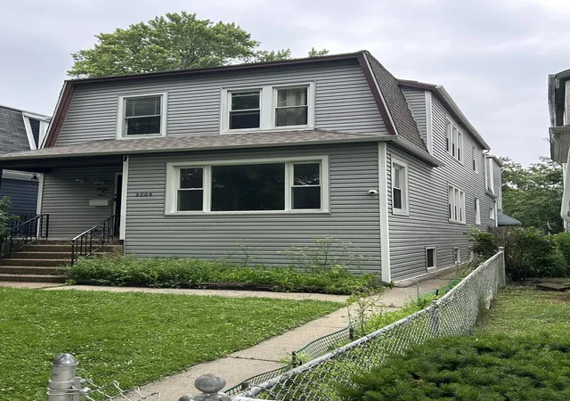 2nd image of 2005 Darrow Ave, Evanston, IL 60201 | MLS# 12695303