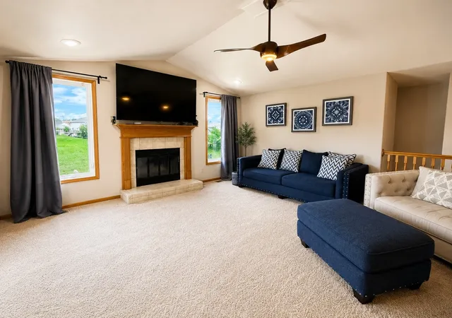 5th image of 423 Cross Plains Rd, Rockford, IL 61107 | MLS# 12695304