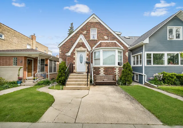 2nd image of 4918 W Winnemac Ave, Chicago, IL 60630 | MLS# 12695346