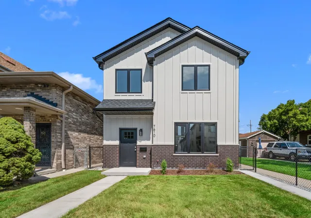 Photo 1 of Single family home for sale at 7610 W 60th Place, Summit, IL 60501 | MLS# 12695350 | Listing updated on 2026-09-10
