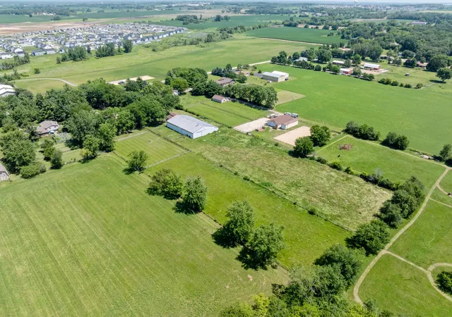 2nd image of 46w989 Kelley Rd, Hampshire, IL 60140 | MLS# 12695399