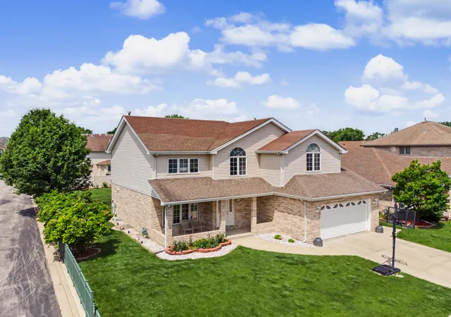 3rd image of 7716 Leclaire Ave, Burbank, IL 60459 | MLS# 12695413
