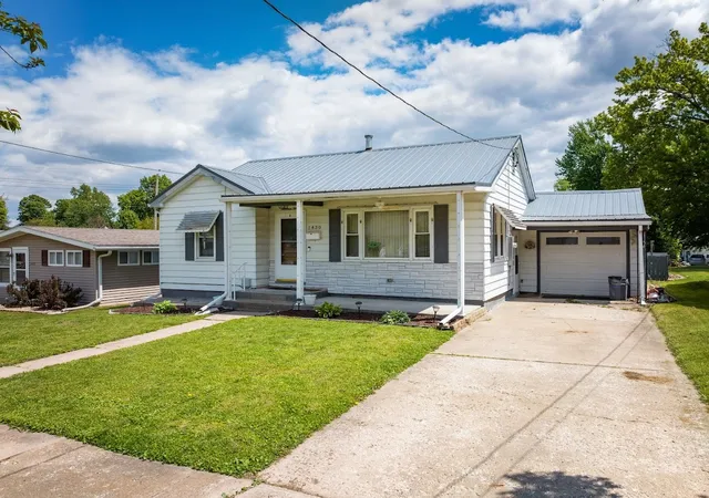 1st image of 1430 N 20th St, Quincy, IL 62301 | MLS# 12695425