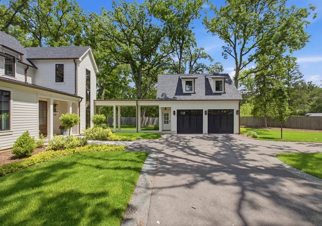 Homes for sale in Lake Forest, IL | 1360 W Everett Rd, Lake Forest, IL 60045 | MLS# 12695442