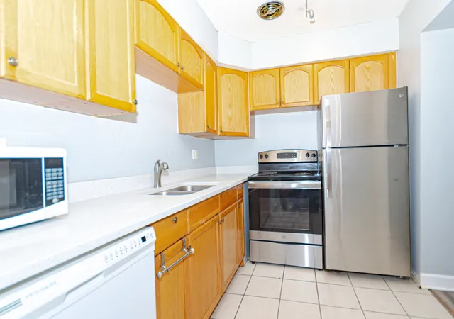 Homes for sale in Chicago, IL | 5950 N Kenmore Ave, Chicago, IL 60660
