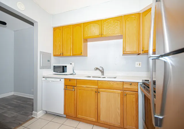 Homes for sale in Chicago, IL | 5950 N Kenmore Ave, Chicago, IL 60660