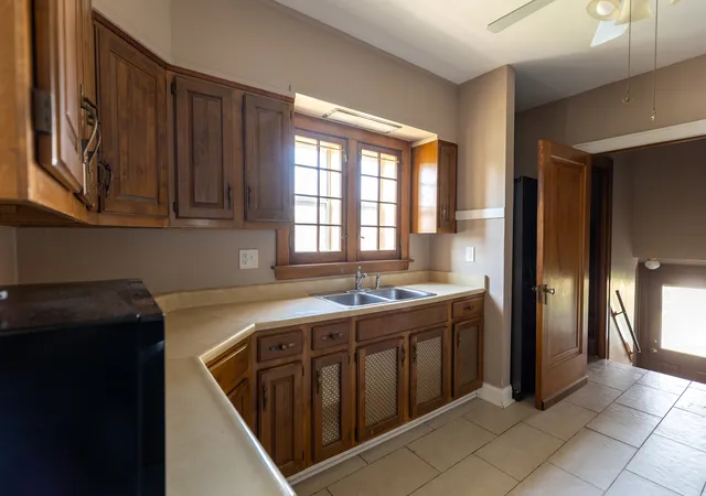 2nd image of 2246 Clinton Ave, Berwyn, IL 60402 | MLS# 12695457
