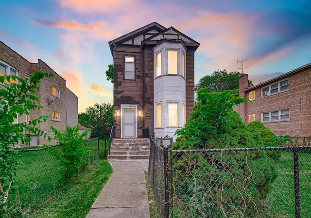 Homes for sale in Chicago, IL | 8917 S Hermitage Ave, Chicago, IL 60620 | MLS# 12695475