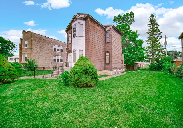 Homes for sale in Chicago, IL | 8917 S Hermitage Ave, Chicago, IL 60620 | MLS# 12695475
