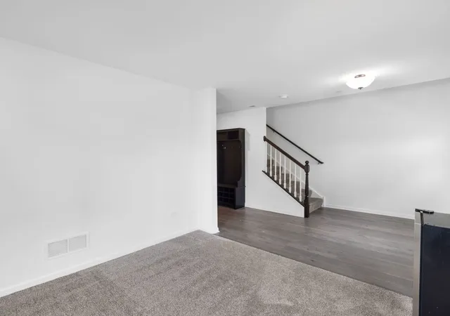 Photo 3 of Townhouse for sale at 1534 Slade Way, Des Plaines, IL 60018 | MLS# 12695478 | Listing updated on 2026-09-01