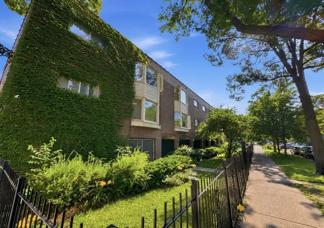 Homes for sale in Chicago, IL | 1612 W Farwell Ave #3C, Chicago, IL 60626 | MLS# 12695501
