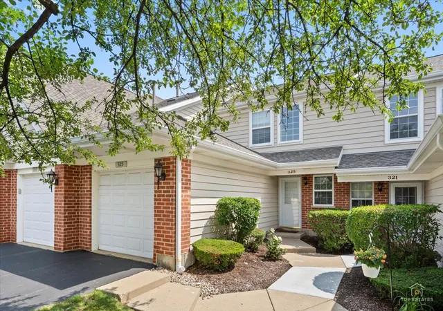 Homes for sale in Schaumburg, IL | 325 Odlum Ct, Schaumburg, IL 60194 | MLS# 12695532