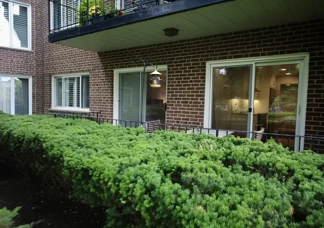Photo 2 of Sale Pending at 1290 N Western Ave #103, Lake Forest, IL 60045 | MLS# 12695536 | Listing updated on 2026-09-18