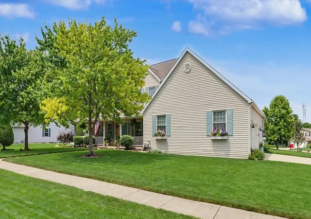 Homes for sale in Mahomet, IL | 502 Northridge Dr, Mahomet, IL 61853 | MLS# 12695537
