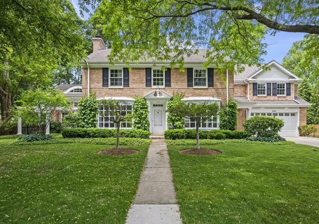 Homes for sale in Arlington Heights, IL | 630 S Beverly Ln, Arlington Heights, IL 60005 | MLS# 12695545