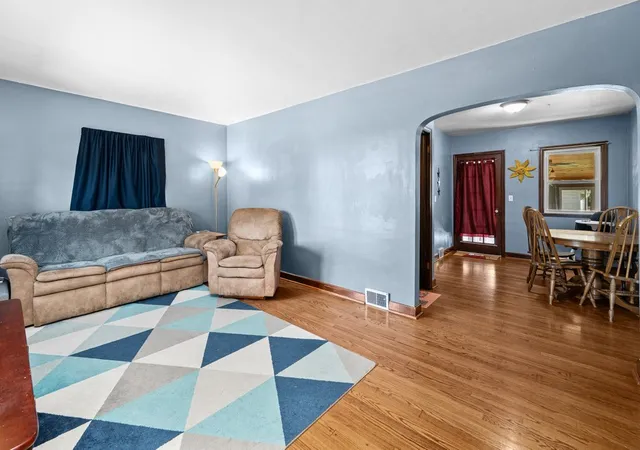 Homes for sale in Moline, IL | 802 27Th Ave, Moline, IL 61265 | MLS# 12695547