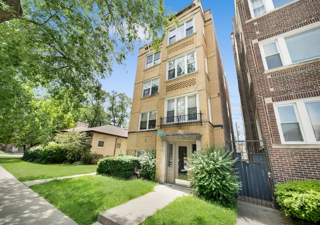 Homes for sale in Chicago, IL | 6206 N Francisco Ave #G, Chicago, IL 60659 | MLS# 12695565