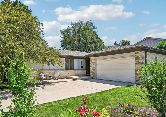 Homes for sale in Arlington Heights, IL | 815 S Salem Ave, Arlington Heights, IL 60005 | MLS# 12695575