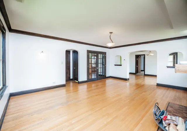 Homes for sale in Chicago, IL | 11127 S Homewood Ave, Chicago, IL 60643 | MLS# 12695582
