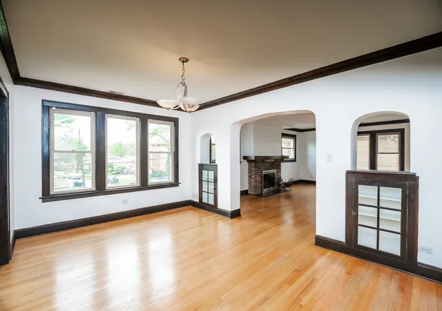 Homes for sale in Chicago, IL | 11127 S Homewood Ave, Chicago, IL 60643 | MLS# 12695582