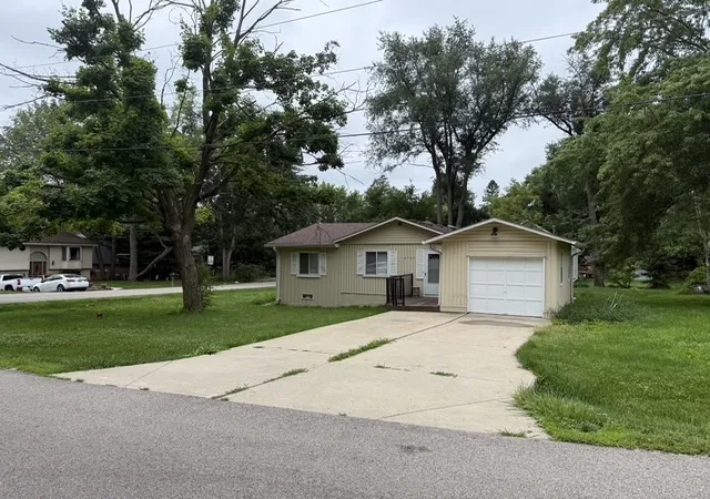 Homes for sale in Wonder Lake, IL | 4705 W Shore Dr, Wonder Lake, IL 60097 | MLS# 12695595