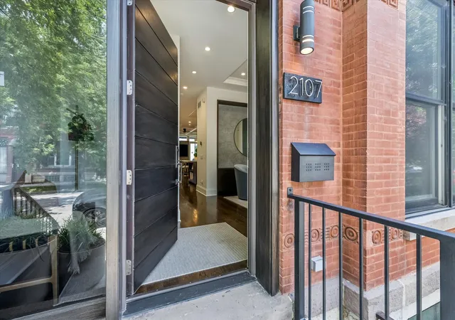 3rd image of 2107 W Erie St, Chicago, IL 60612 | MLS# 12695628