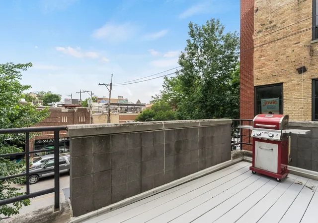 Homes for sale in Chicago, IL | 2814 N Sheffield Avenue, Chicago, IL 60657 | Houzeo