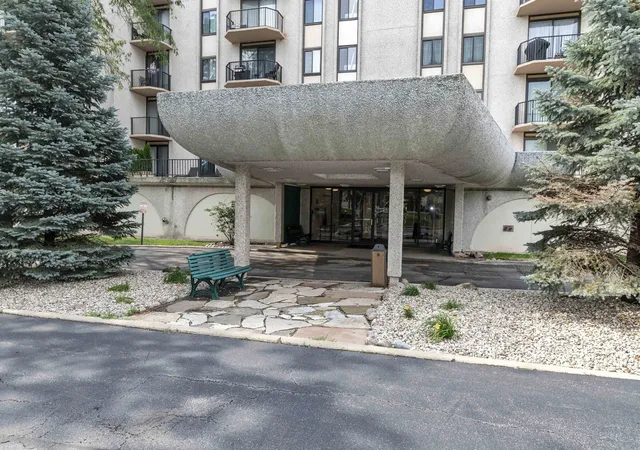 3rd image of 190 S Wood Dale Rd #1108, Wood Dale, IL 60191 | MLS# 12695639