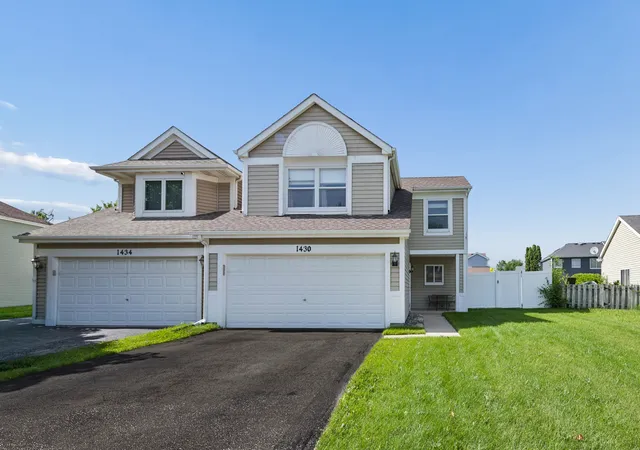 Homes for sale in South Elgin, IL | 1430 S Pembroke Dr, South Elgin, IL 60177 | MLS# 12695646