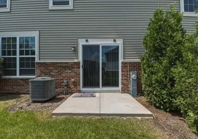 Homes for sale in Joliet, IL | 2050 Pembridge Ln, Joliet, IL 60431 | MLS# 12695668