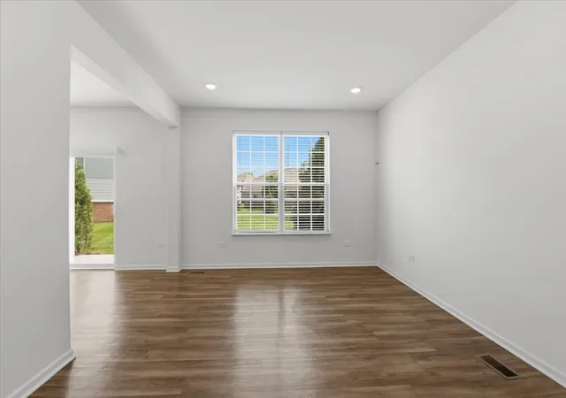 Homes for sale in Joliet, IL | 2050 Pembridge Ln, Joliet, IL 60431 | MLS# 12695668