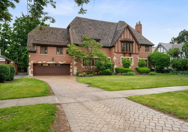 Photo 2 of Sale Pending at 1123 Ashland Ave, River Forest, IL 60305 | MLS# 12695684 | Listing updated on 2026-09-16