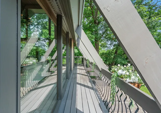 5th image of 431 Maplewood Dr, Barrington, IL 60010 | MLS# 12695702