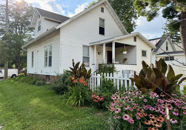 2nd image of 1114 S Oak St, Bloomington, IL 61701 | MLS# 12695703