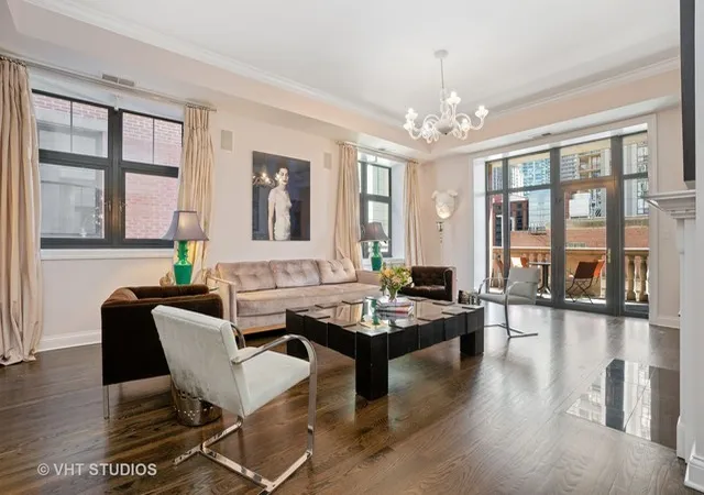 Homes for sale in Chicago, IL | 30 W Erie St, Chicago, IL 60654