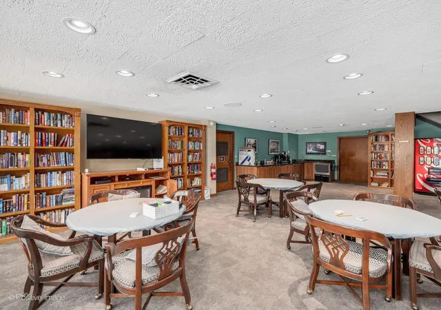 Homes for sale in Oak Brook, IL | 5 Oak Brook Club Dr #P6-N, Oak Brook, IL 60523 | MLS# 12695717