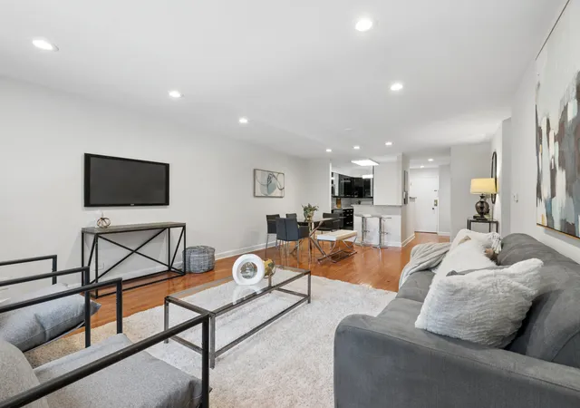 5th image of 1234 Elmwood Ave, Evanston, IL 60202