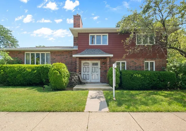 2nd image of 9143 Dr Korczak Ter, Skokie, IL 60076 | MLS# 12695721