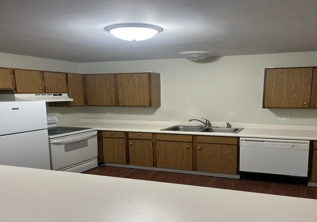 2nd image of 330 Shorewood Dr #3B, Glendale Heights, IL 60139 | MLS# 12695763