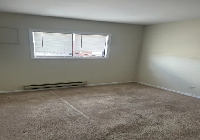 5th image of 330 Shorewood Dr #3B, Glendale Heights, IL 60139 | MLS# 12695763