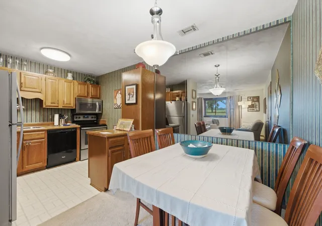 Homes for sale in East Moline, IL | 1299 48th Ave, East Moline, IL 61244